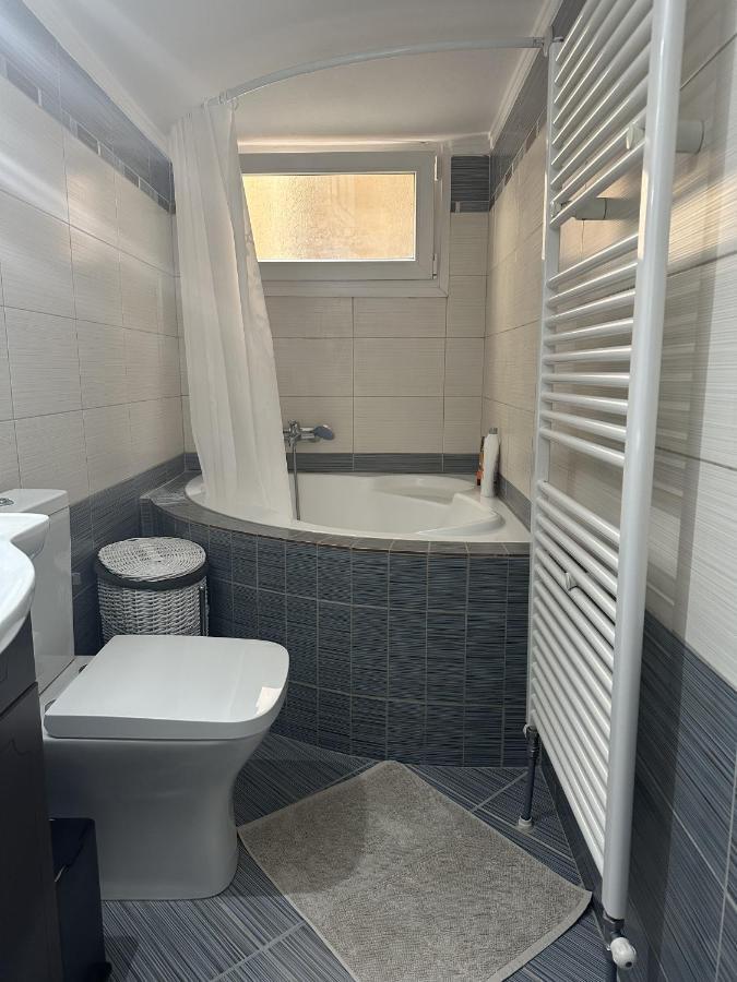 Arya Guesthouse Polýgyros Eksteriør billede