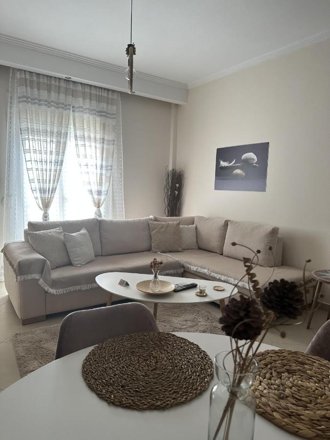 Arya Guesthouse Polýgyros Eksteriør billede